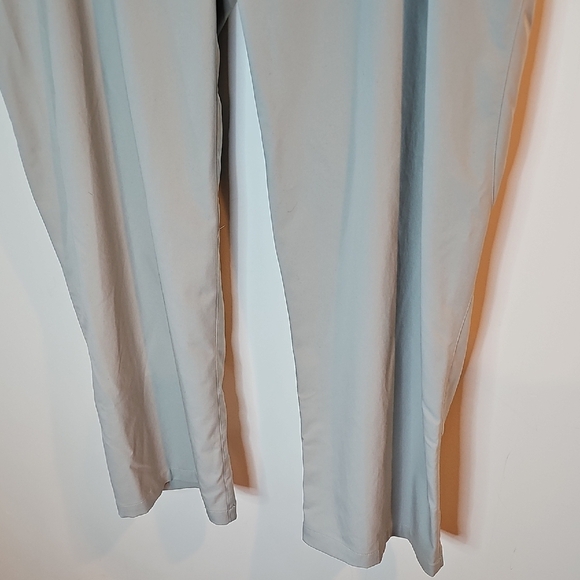 Nike Golf Relaxed Fit 41x30 Men's Beige Pants - Picture 3 of 9